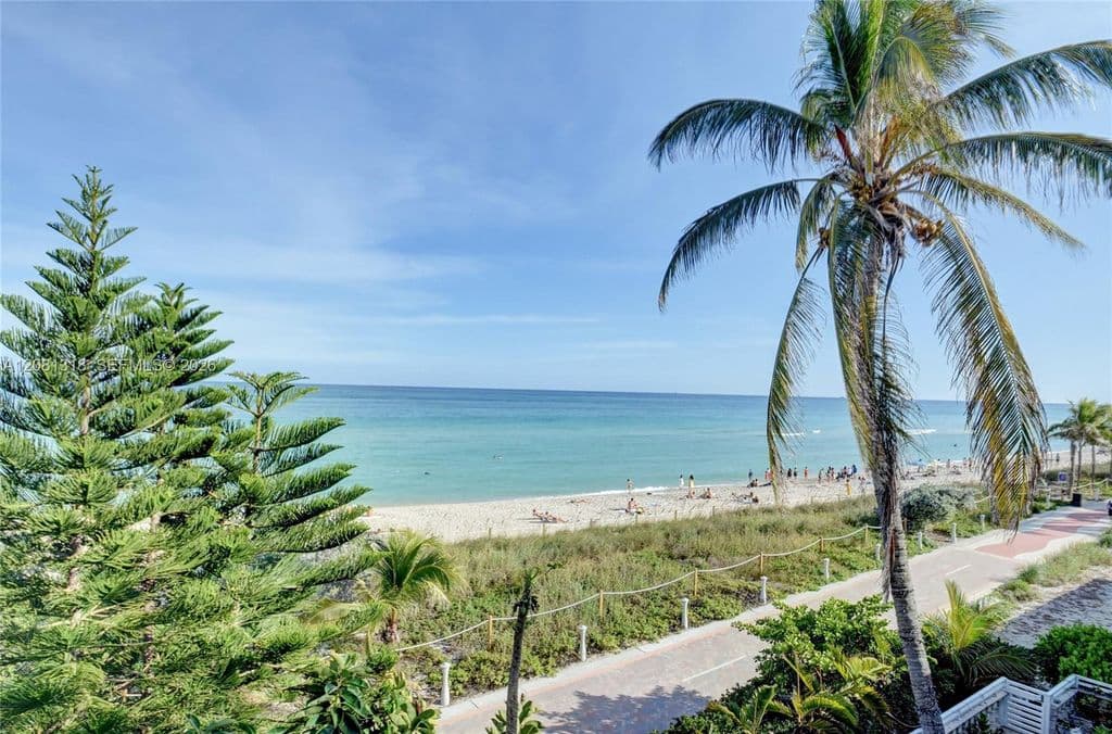 2-bedroom Property — 5445 Collins Ave APT P2
