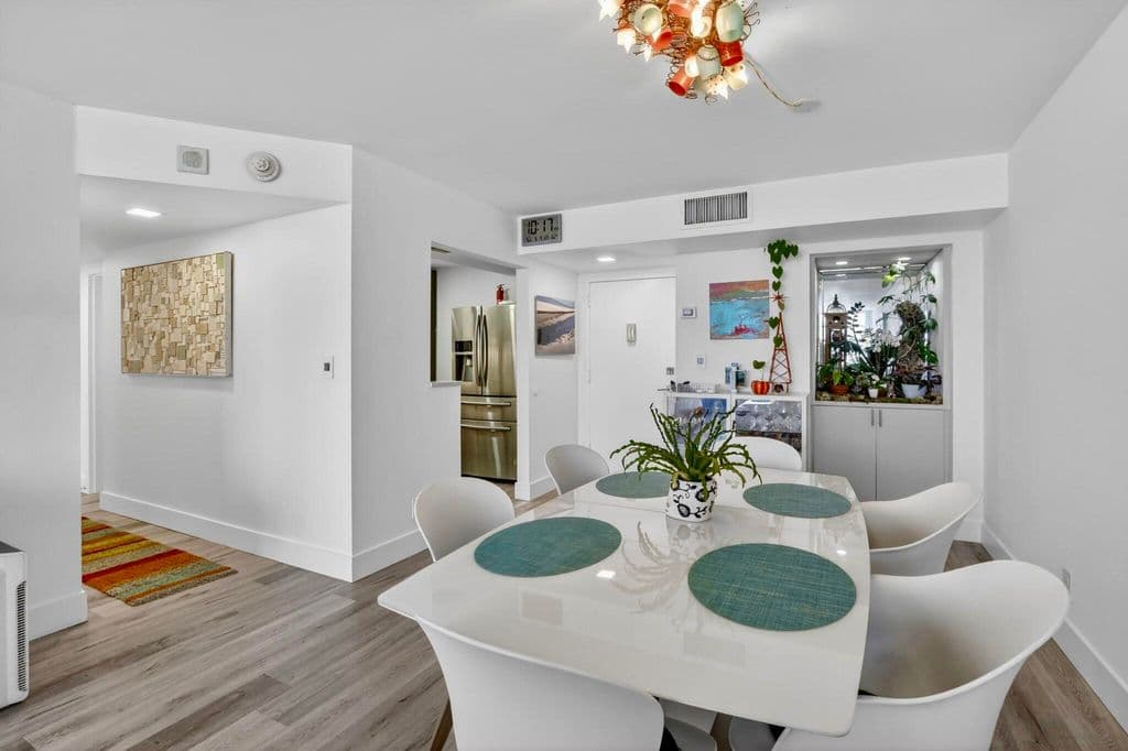 2+1 Condo — 1160 N Federal Highway #1121