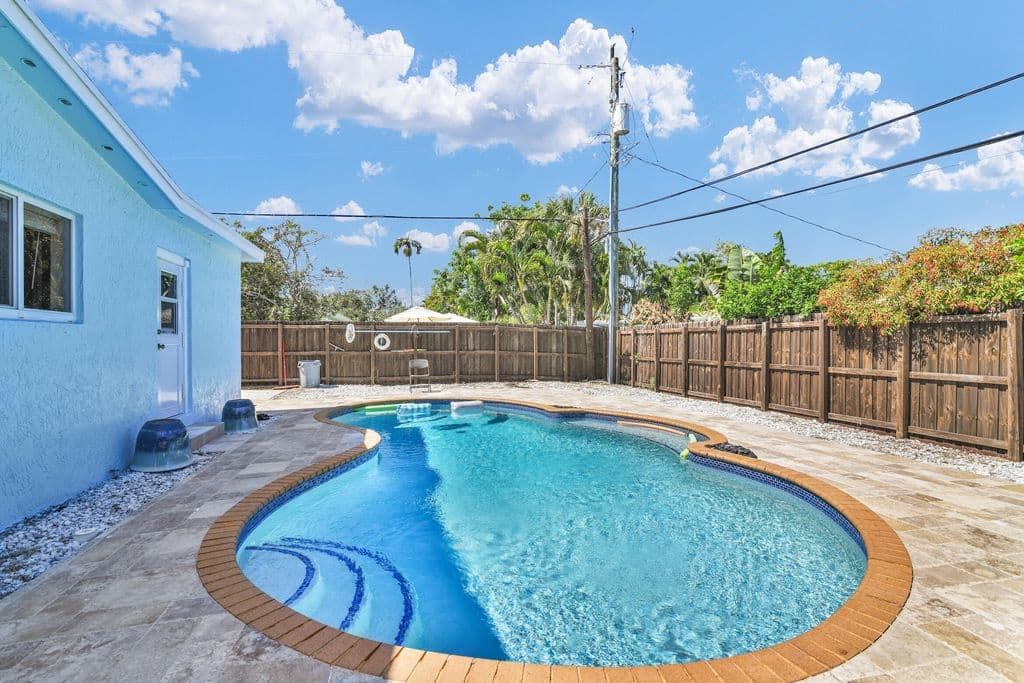 3-bedroom Single-Family Home — 1218 SW 2ND Avenue