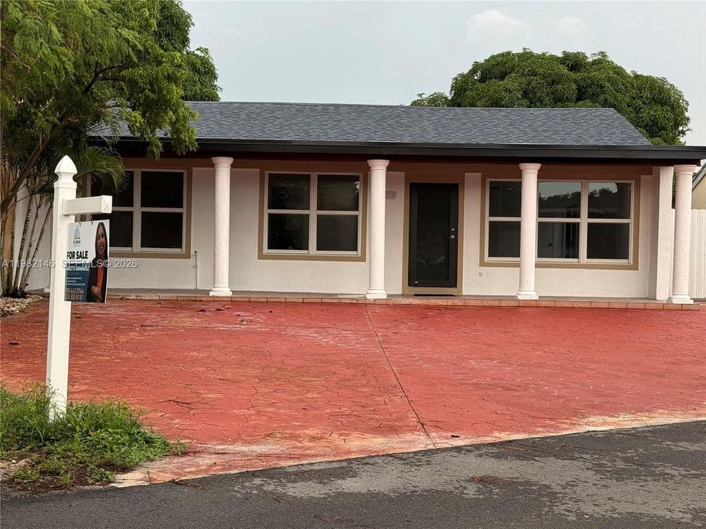 4+1 Müstakil ev — 20819 NW 41st Ave