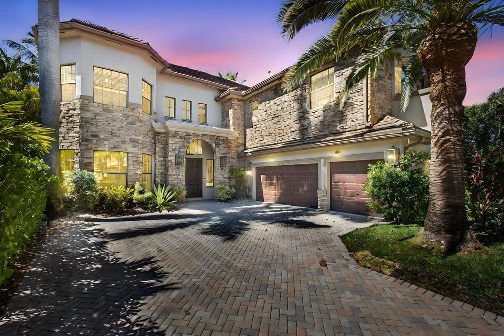 6-bedroom Single-Family Home — 10468 Trianon Place