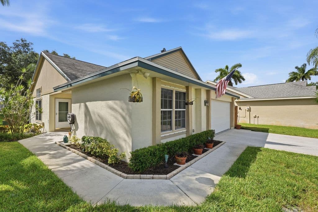 3+1 Müstakil ev — 19 MISTY MEADOW Drive