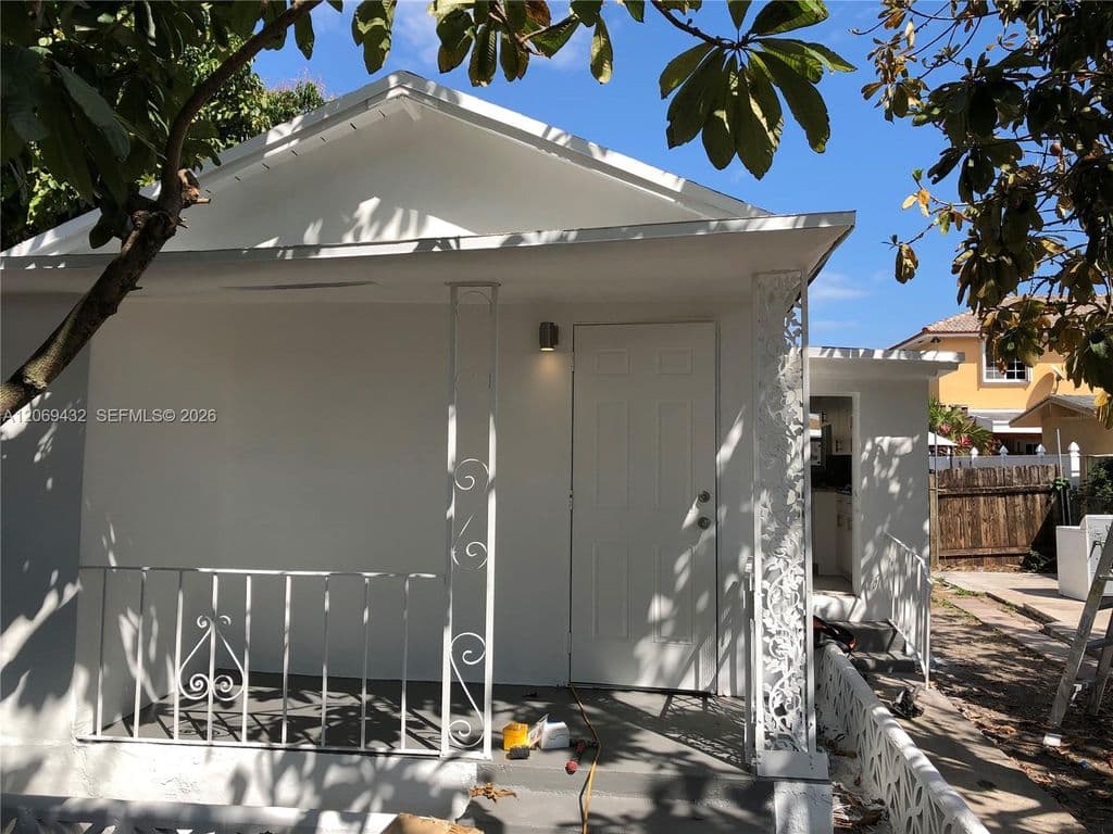 3+1 Mülk — 2053 SW 60th Ave