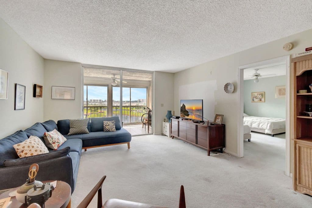 2+1 Condo — 14575 Bonaire Boulevard #402