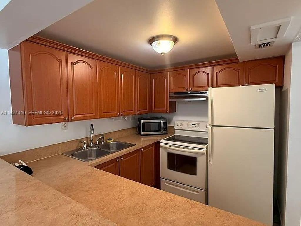 2+1 Condo — 5855 Washington St APT 91