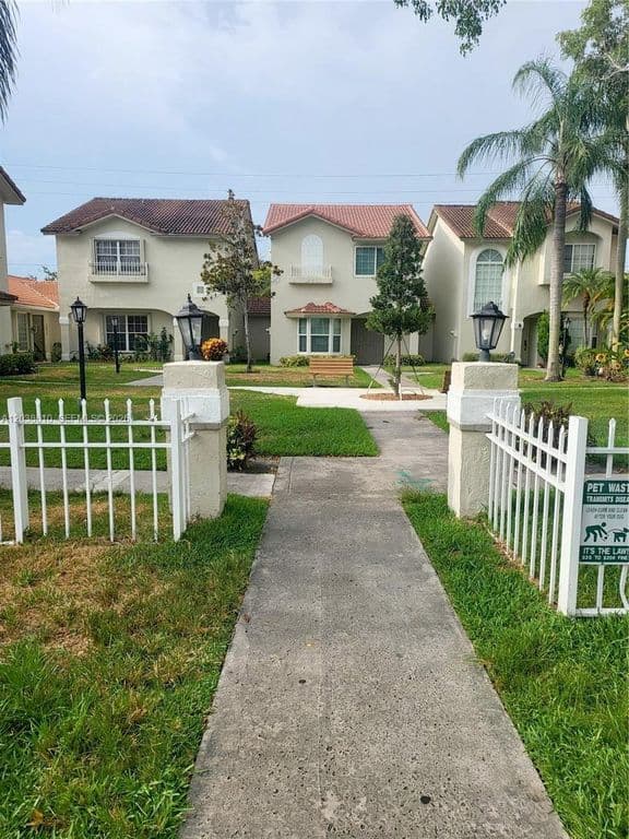 3-bedroom Property — 10877 NW 8th St