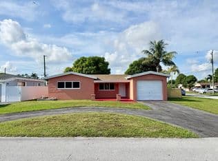 3-bedroom Single-Family Home — 7612 Plantation Blvd, Hollywood, 33023