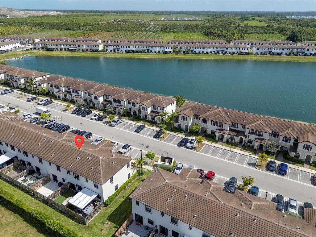 3+1 Mülk — 10085 SW 228th Ter