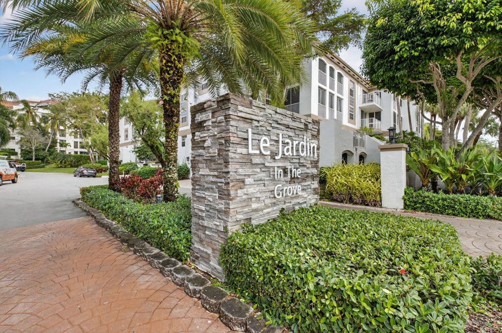2+1 Condo — 7369 Orangewood Lane #307