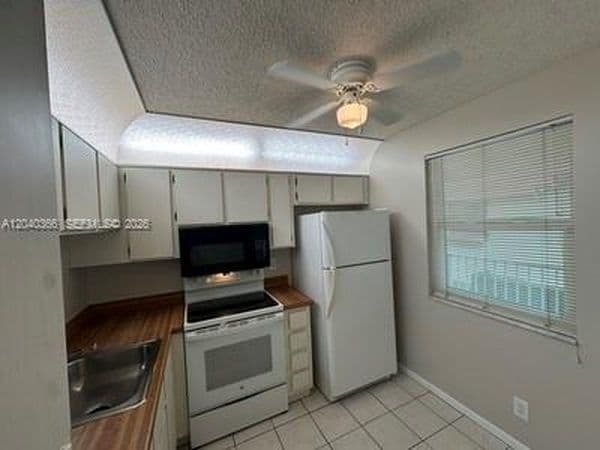 1+1 Condo — 3578 N University Dr #I-5