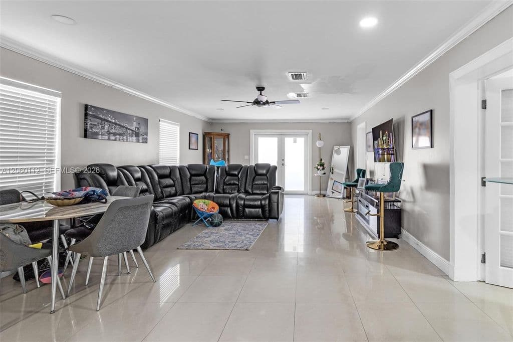 6-bedroom Single-Family Home — 11470 SW 57th Ter
