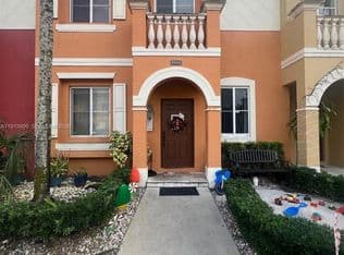 2-bedroom Townhouse — 8948 SW 19th St #909, Hollywood, 33025