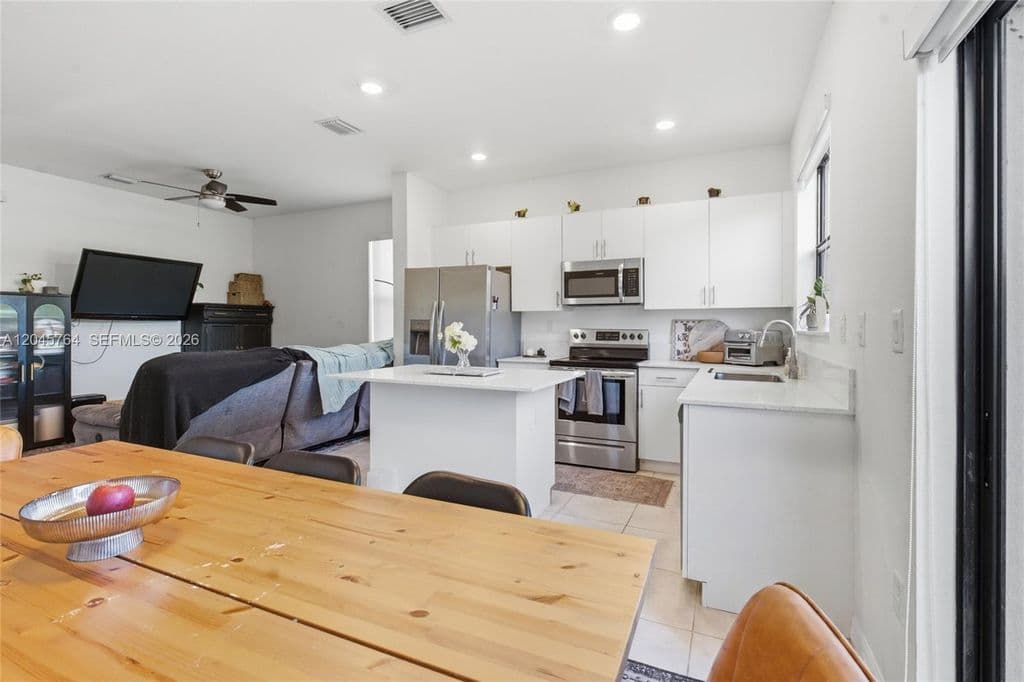 3-bedroom Property — 23101 SW 99th Ave