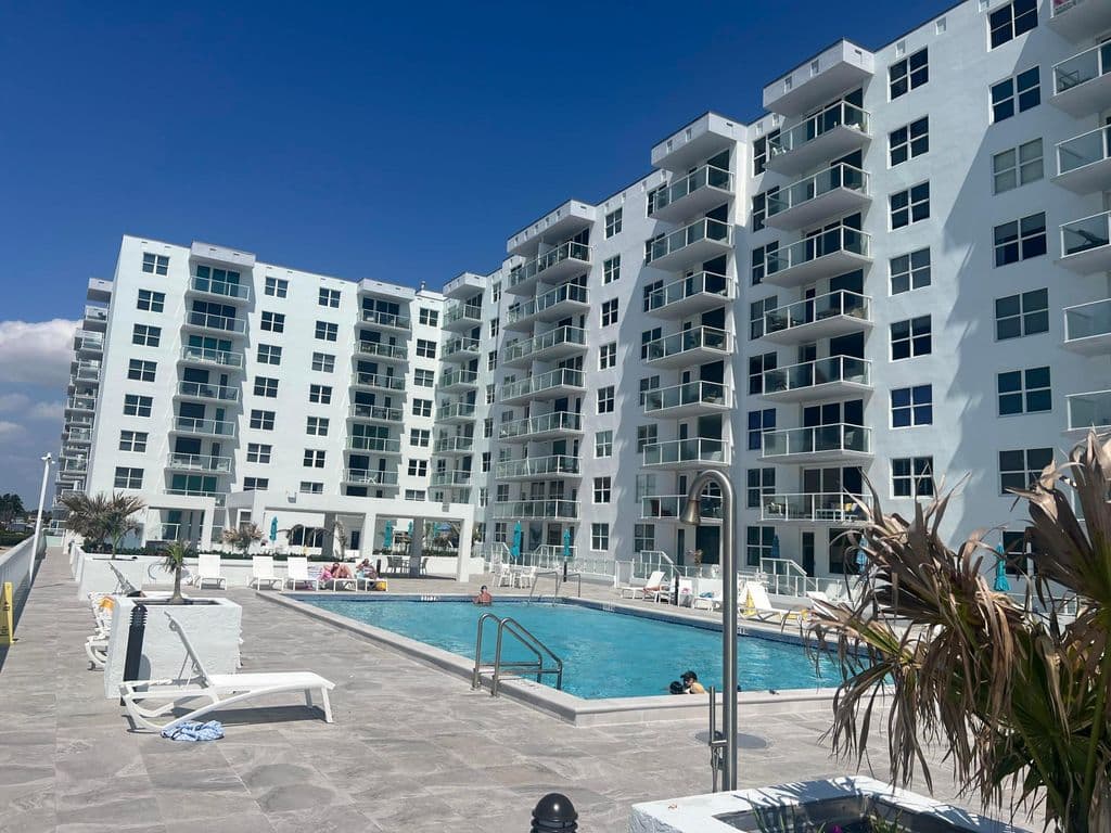 1+1 Condo — 3450 S Ocean Boulevard S #1040