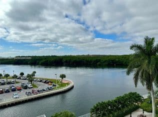 1-bedroom Condo — 400 Kings Point Dr APT 609, Sunny Isles Beach, 33160