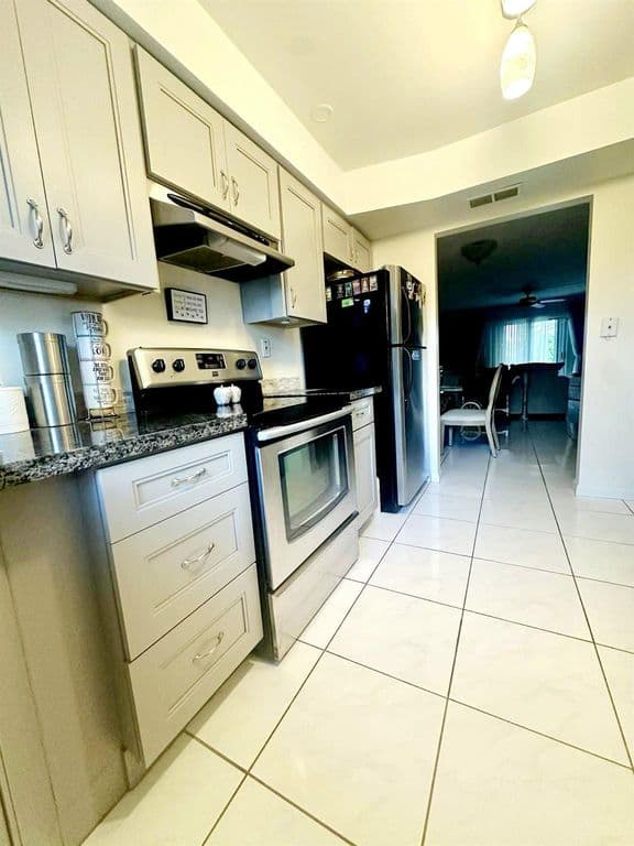 2+1 Condo — 3475 Broken Woods Drive #101
