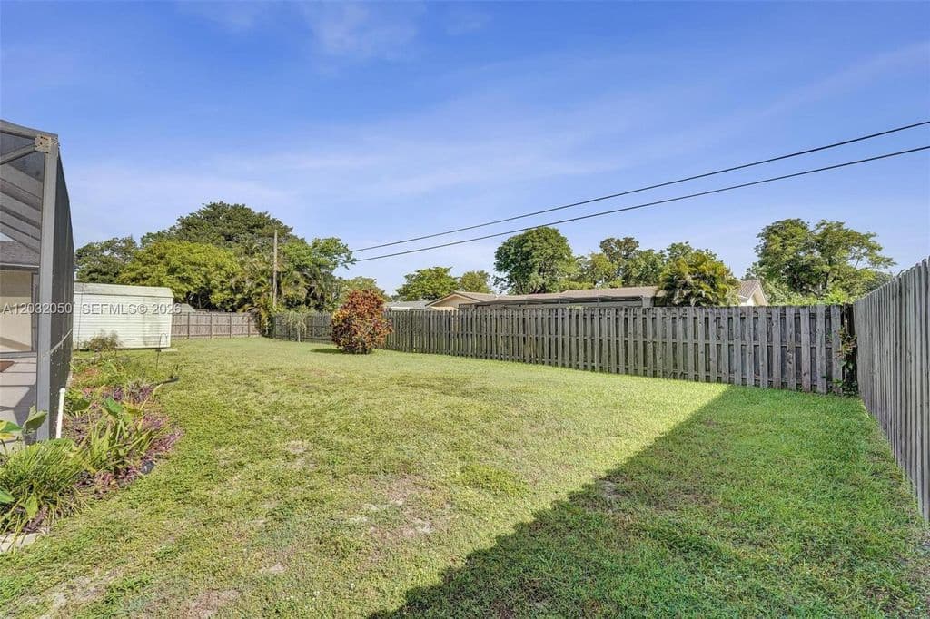 4-bedroom Property — 7421 NW 8th Ct
