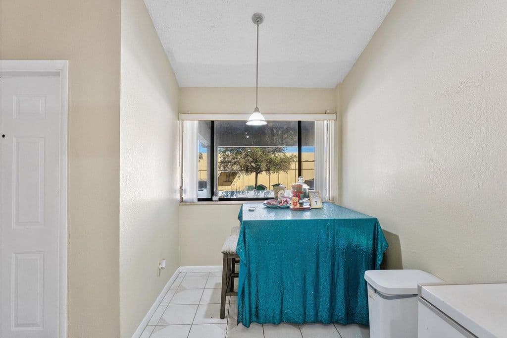 2-bedroom Condo — 3100 NW 46th Street #203