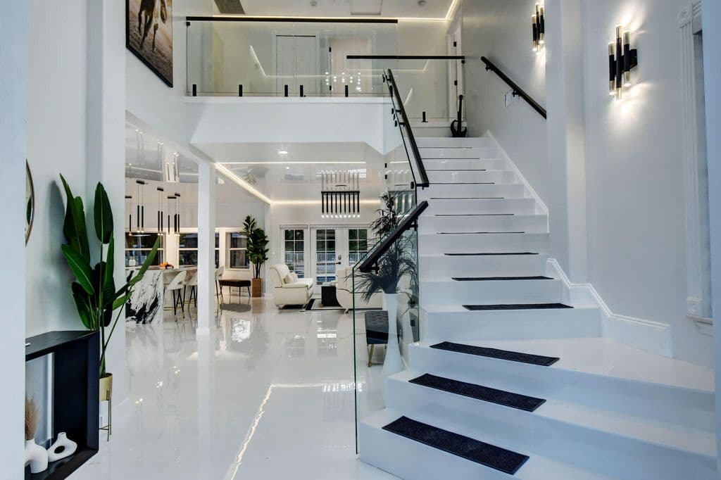 7+1 Müstakil ev — 14950 Roan Court
