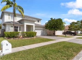 5-bedroom Single-Family Home — 3379 NE 1st St, Homestead, 33033