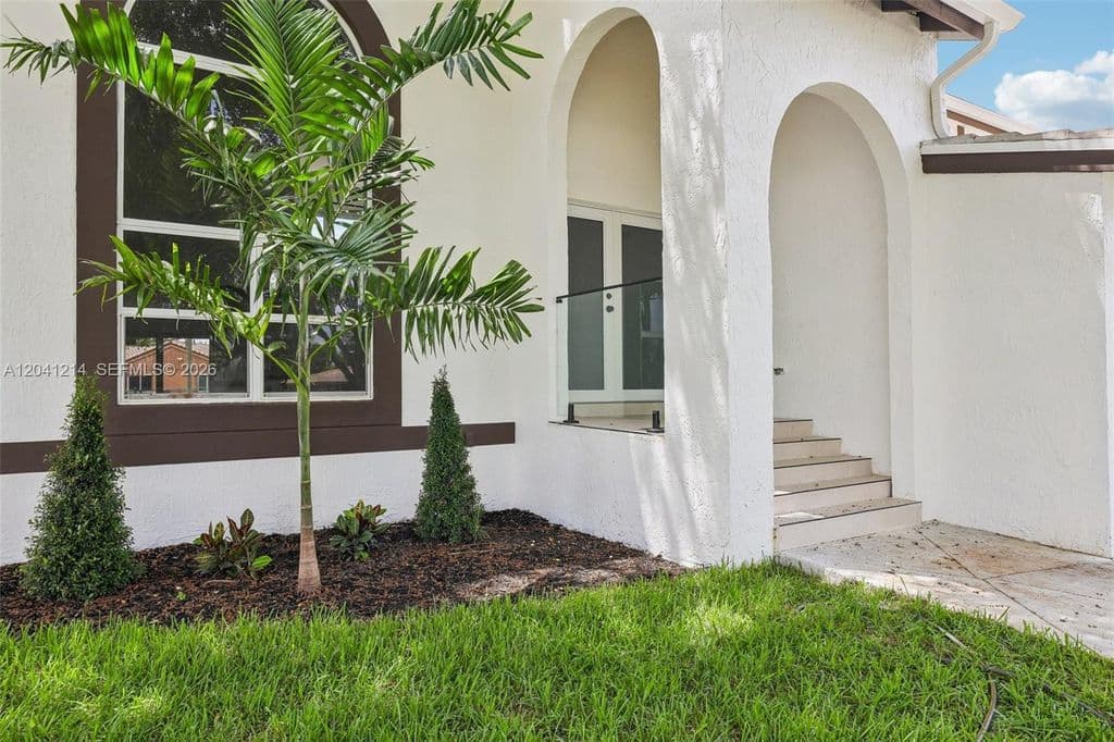 4-bedroom Single-Family Home — 15010 E Falcons Lea Dr