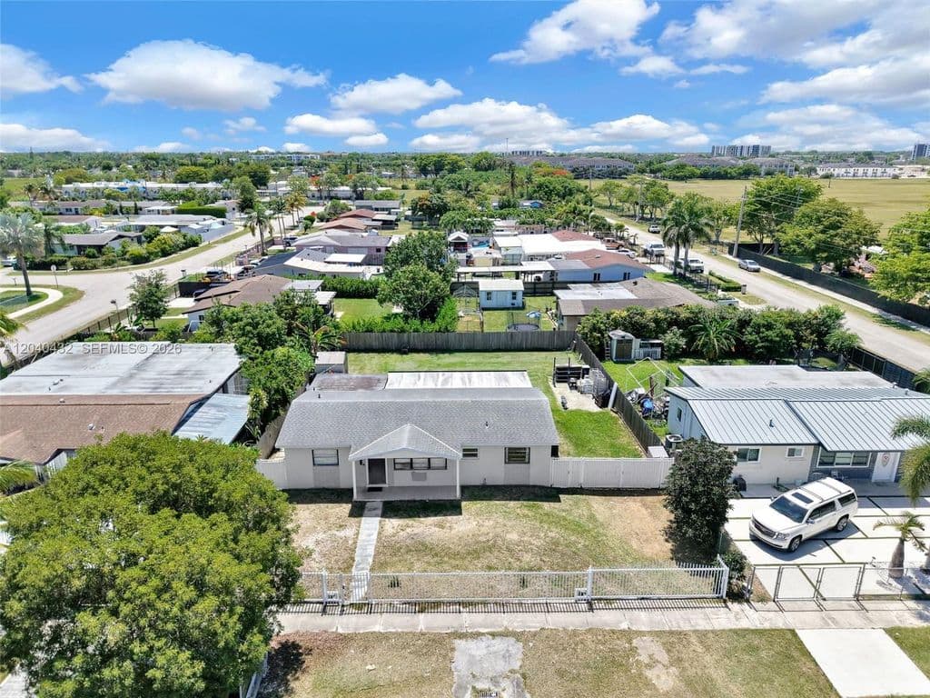 3+1 Müstakil ev — 28410 SW 147th Ave