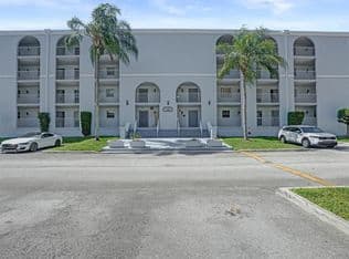 2+1 Condo — 7980 N FRENCH Drive #3-202, Pembroke Pines, 33024