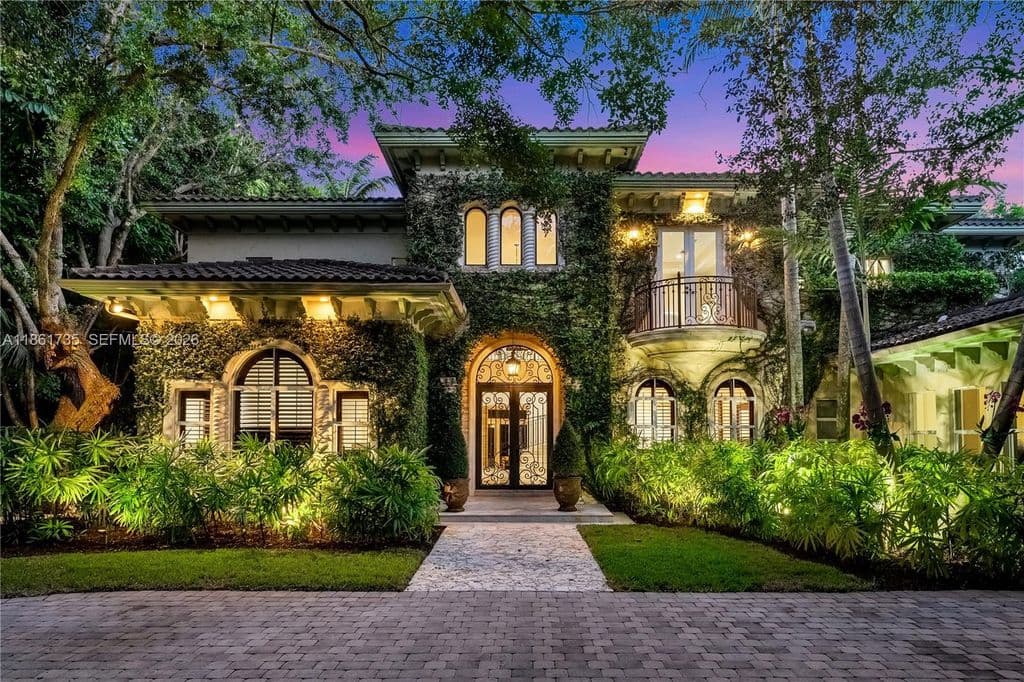 6-bedroom Single-Family Home — 5100 SW 86th St