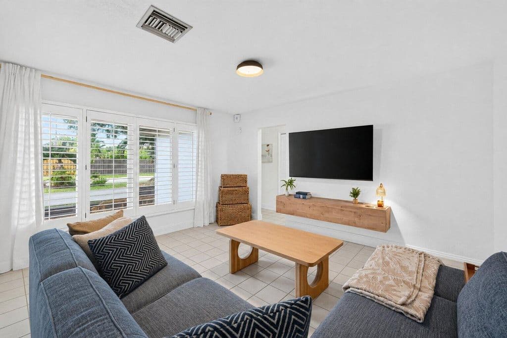 3+1 Müstakil ev — 4031 NE 15TH Avenue