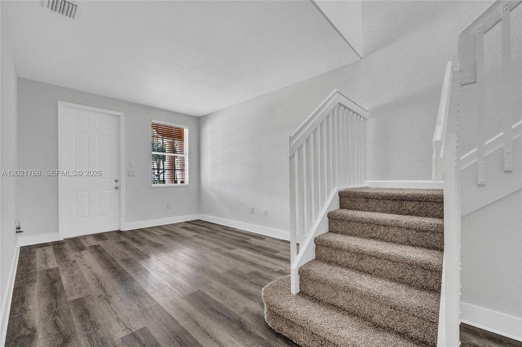 4+1 Mülk — 1445 SE 24th Rd