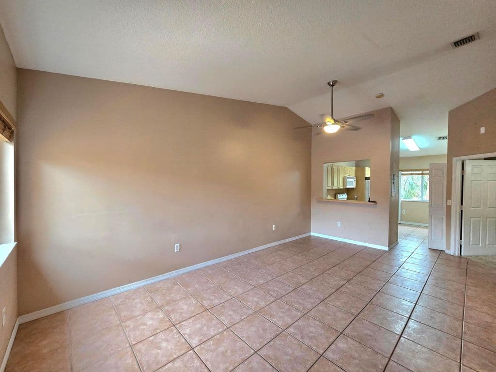 2-bedroom Condo — 7900 NW 6th Street #205