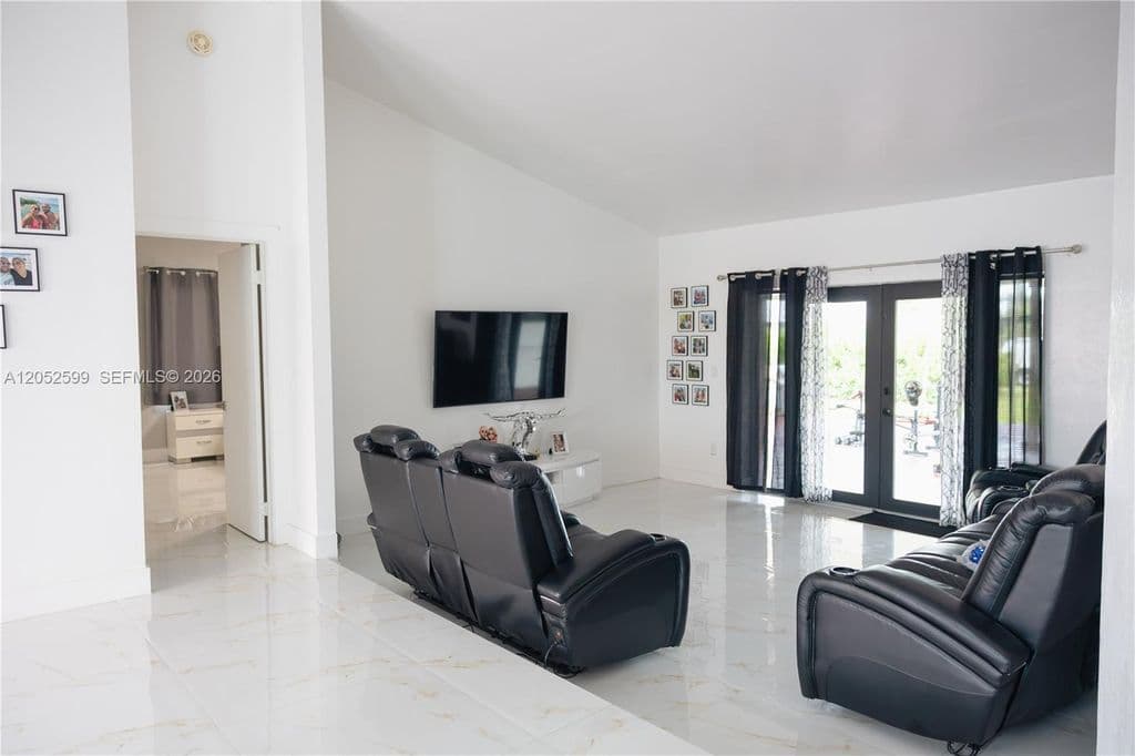 4-bedroom Single-Family Home — 21290 SW 234th St