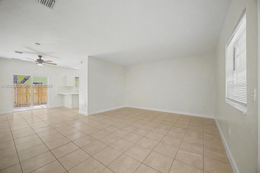 2-bedroom Condo — 373 NE 26th Pl Unit 102
