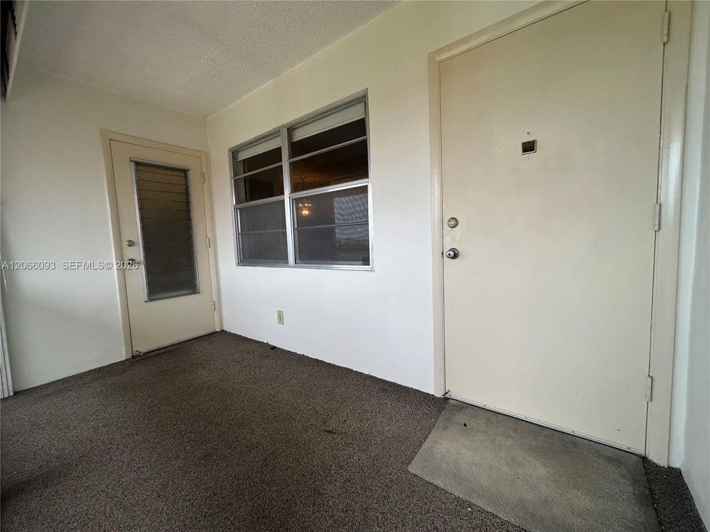 2-bedroom Condo — 5300 Washington St APT U503