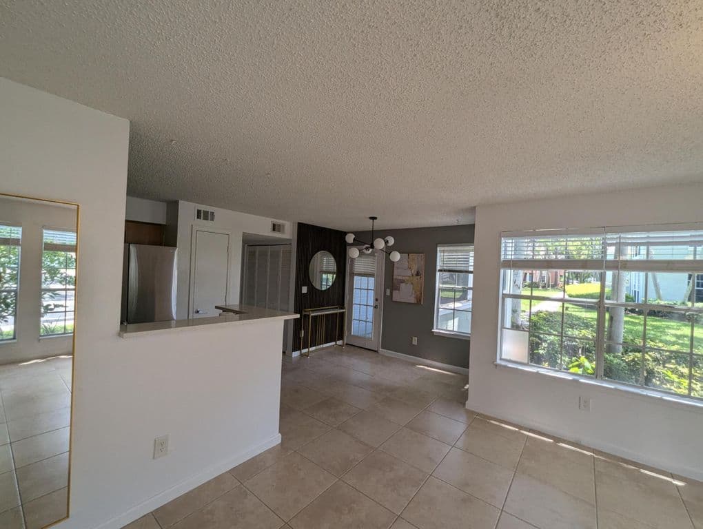 2-bedroom Condo — 1215 CRYSTAL Way #G