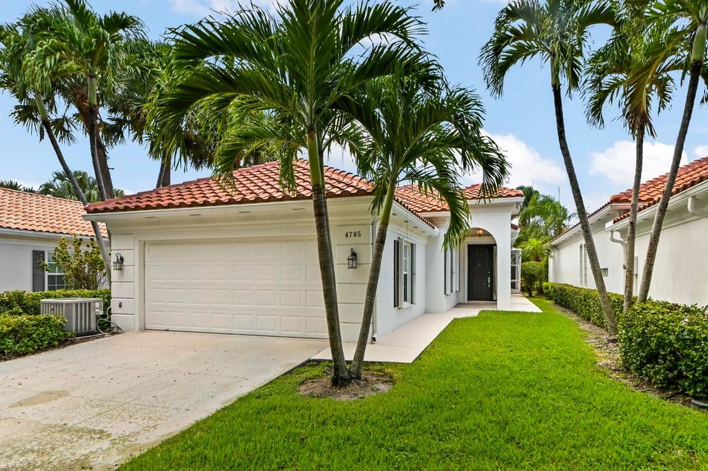 3+1 Müstakil ev — 4785 Blossom Drive