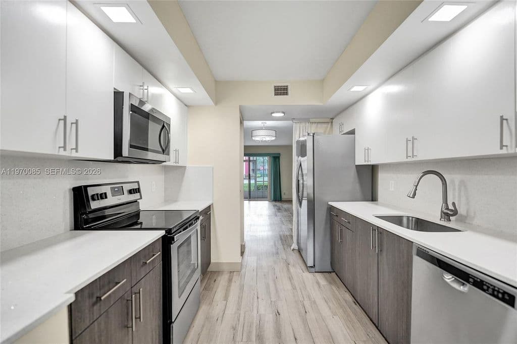 2+1 Condo — 12750 SW 4th Ct APT 111J