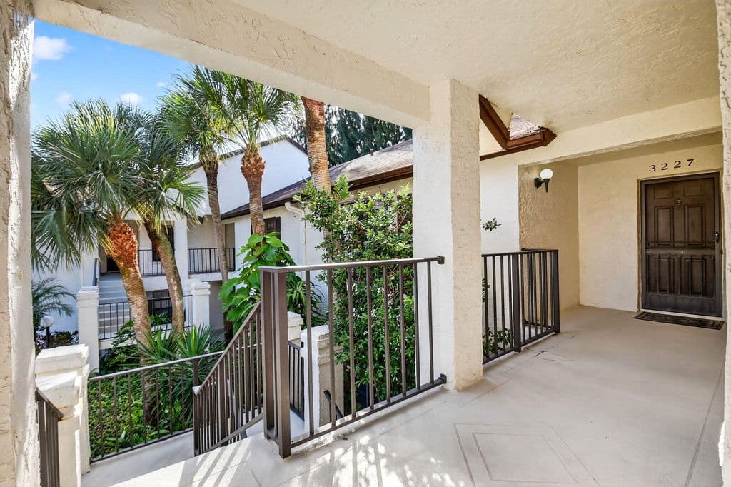 2+1 Condo — 3227 Perimeter Drive