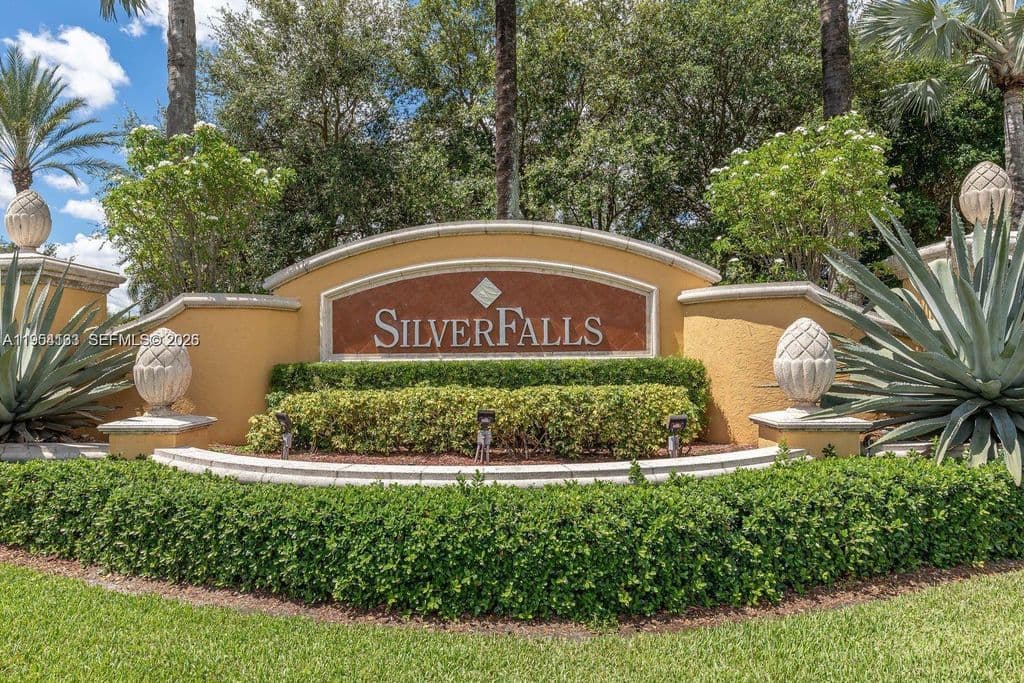 3+1 Condo — 13216 SW 44th St #11204
