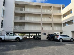 2-bedroom Condo — 3716 NE 168th St APT 303, North Miami Beach, 33160