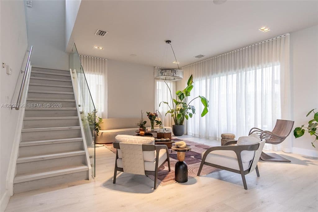 5+1 Müstakil ev — 10043 NW 75th Ter