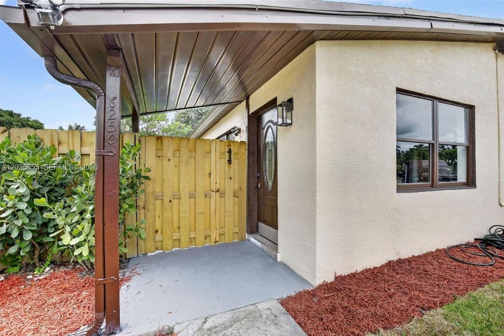 3+1 Müstakil ev — 6250 NW 14th St
