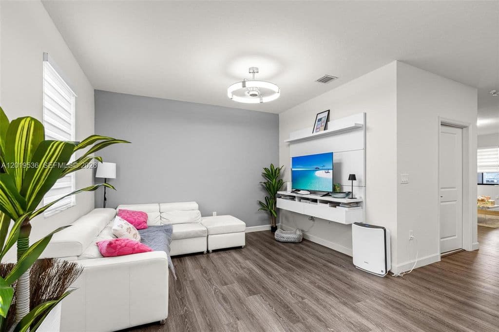 3+1 Mülk — 24486 SW 119th Pl