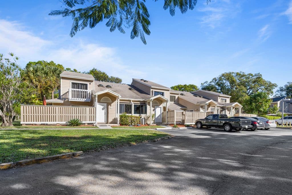 2+1 Mülk — 7176 Sportsmans Drive