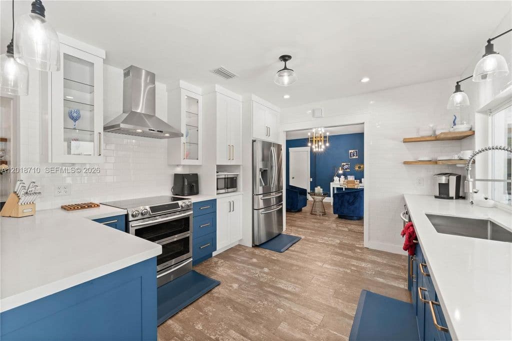 4+1 Müstakil ev — 8380 SW 186th St