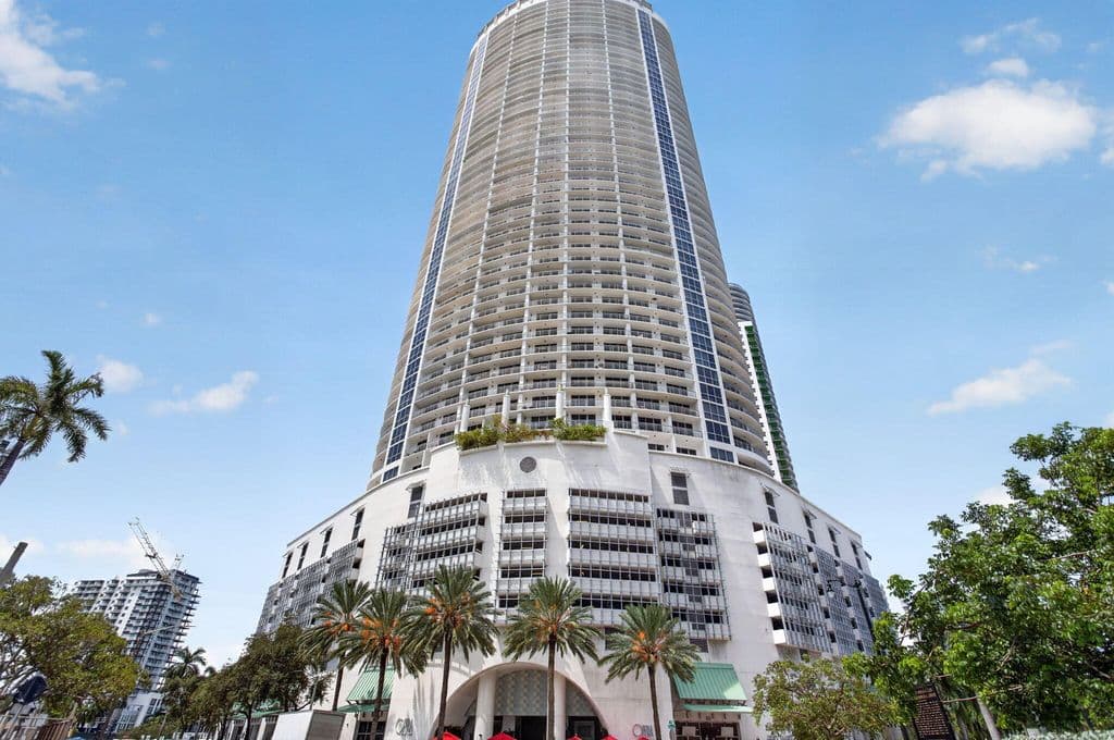 1-bedroom Condo — 1750 N BAYSHORE Drive #4109