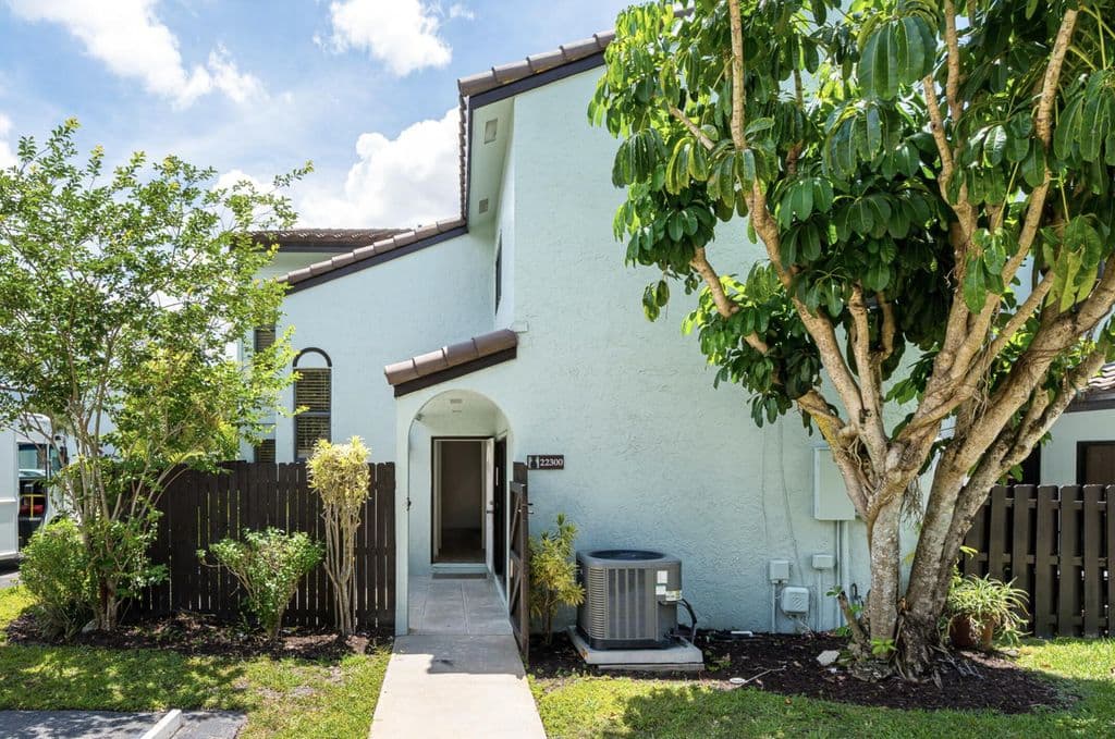 3-bedroom Property — 22300 Pineapple Walk Drive