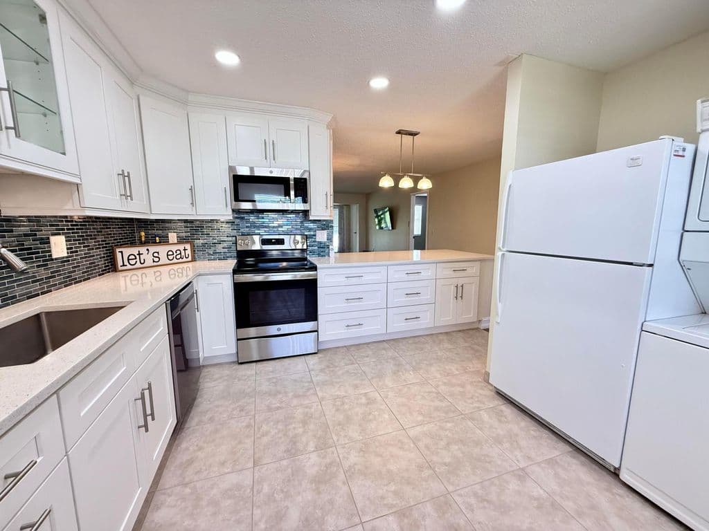 2+1 Condo — 1740 NW 19th Terrace #202
