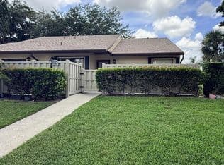 2+1 Condo — 1017 Green Pine Boulevard #H, West Palm Beach, 33409