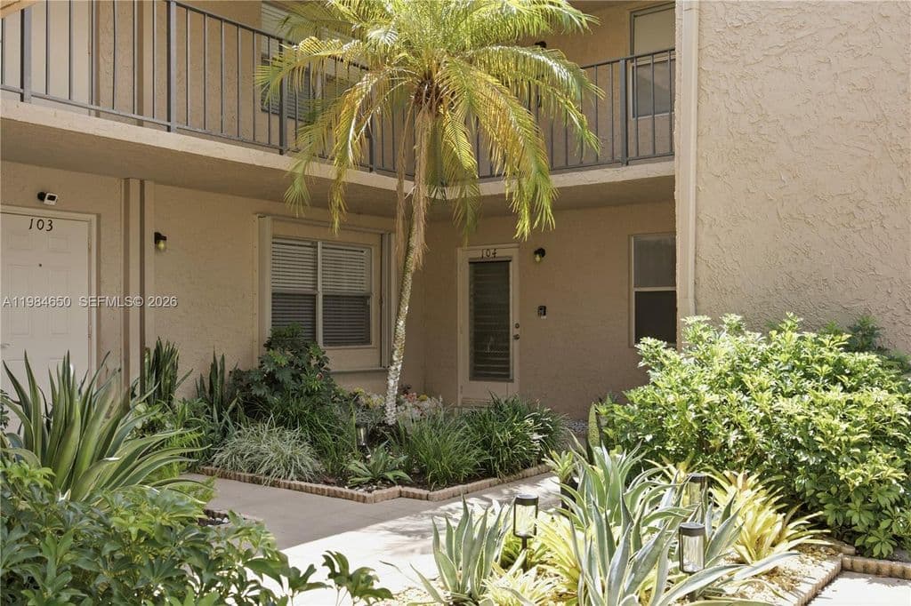 3-bedroom Condo — 7532 NW 86th Ter APT 104